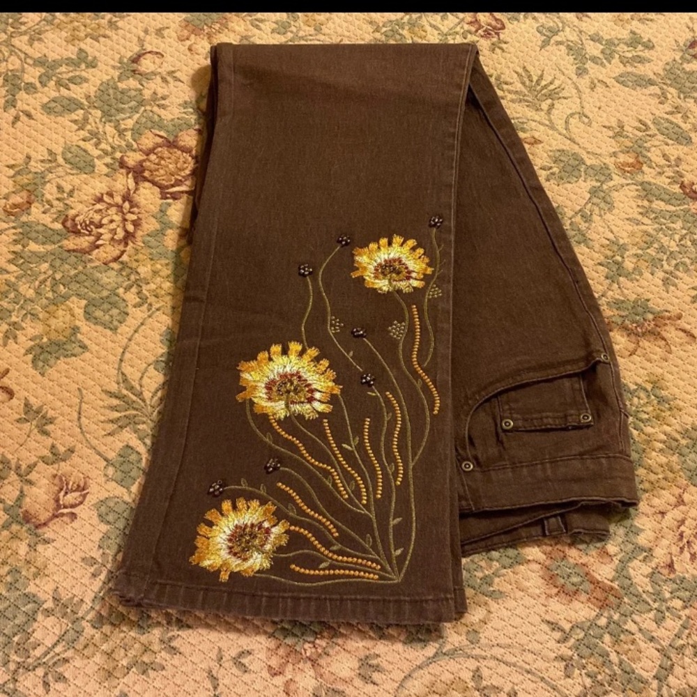 DG2 by Diane Gilman Size 14 Distressed Brown Embellished Jeans